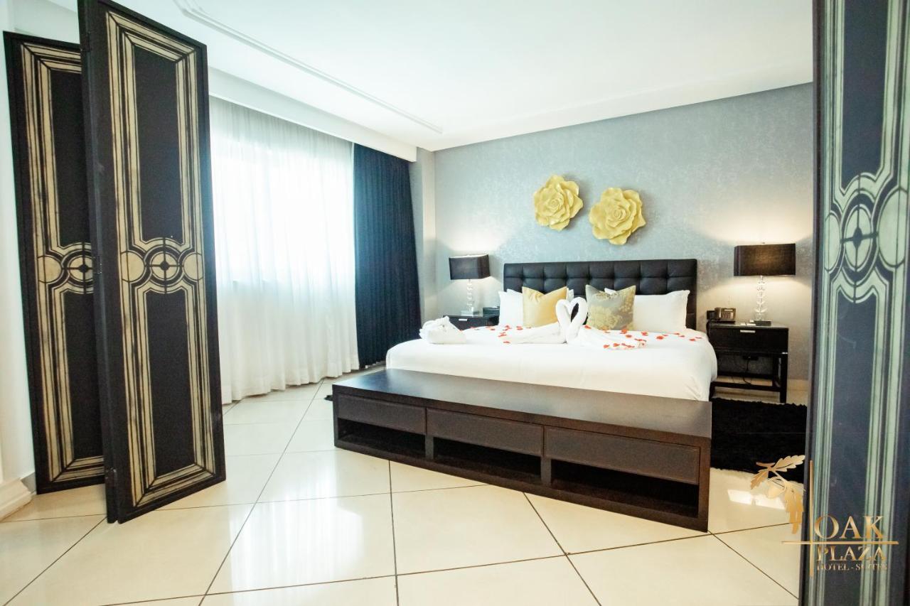 Oak Plaza Hotels East Airport Accra Bagian luar foto