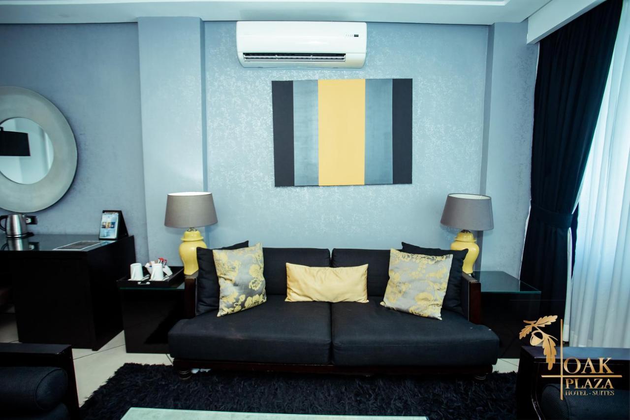 Oak Plaza Hotels East Airport Accra Bagian luar foto
