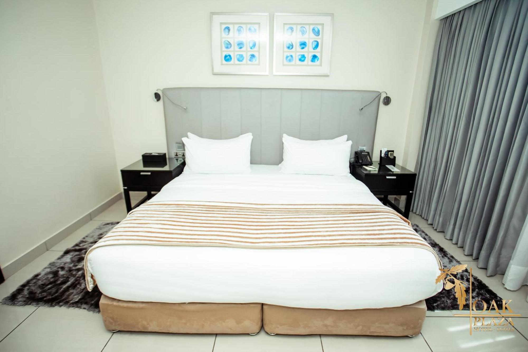 Oak Plaza Hotels East Airport Accra Bagian luar foto