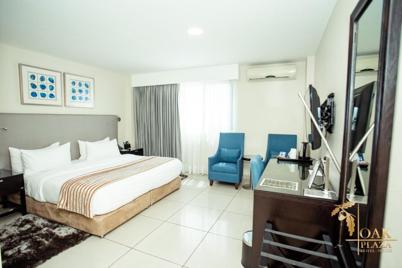 Oak Plaza Hotels East Airport Accra Bagian luar foto