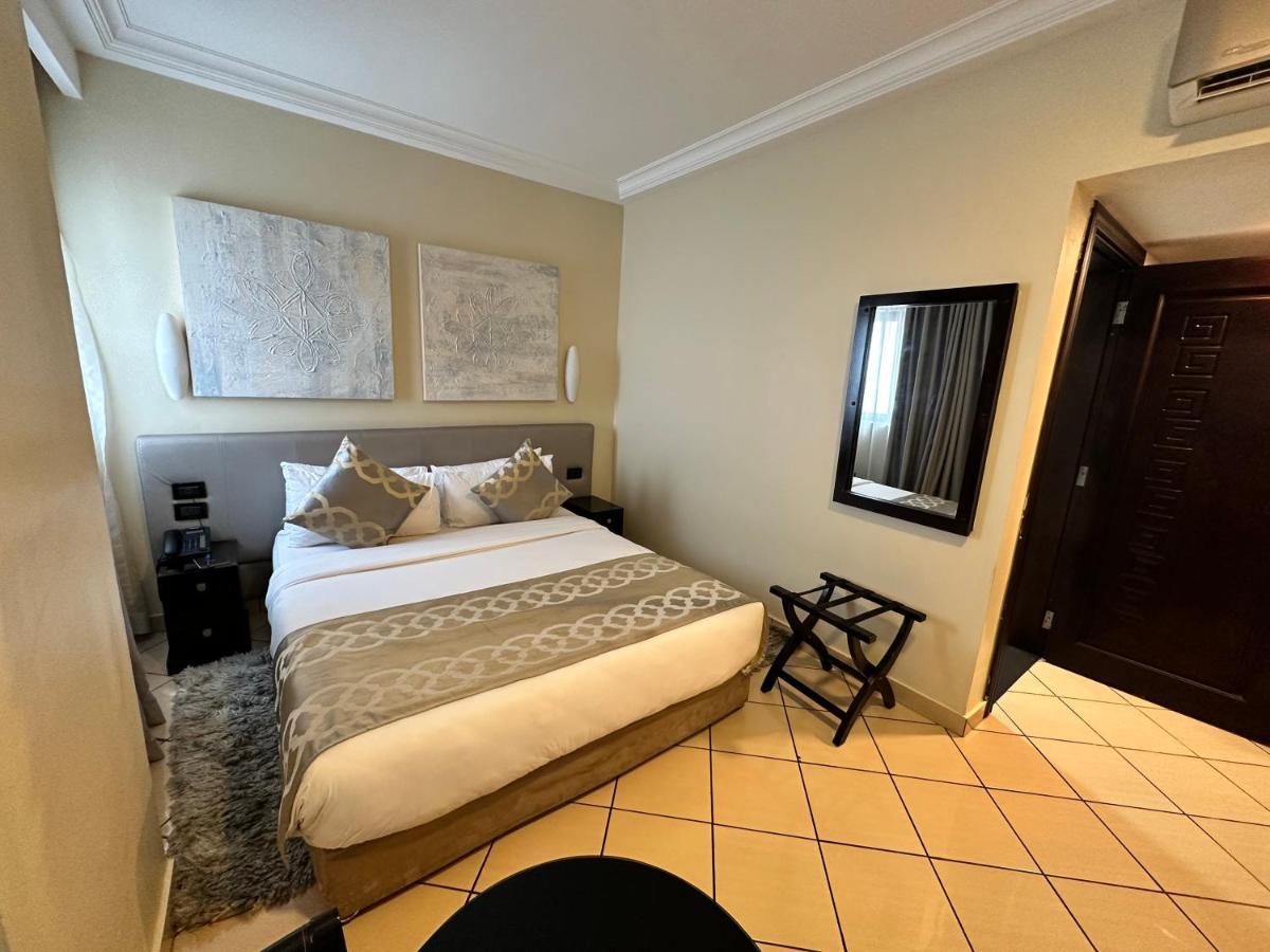 Oak Plaza Hotels East Airport Accra Bagian luar foto
