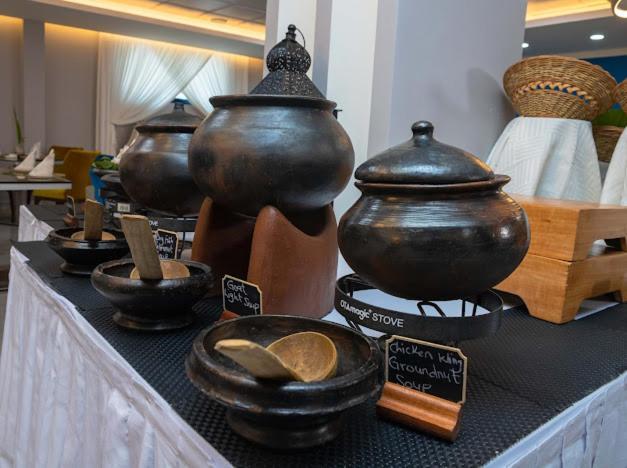 Oak Plaza Hotels East Airport Accra Bagian luar foto