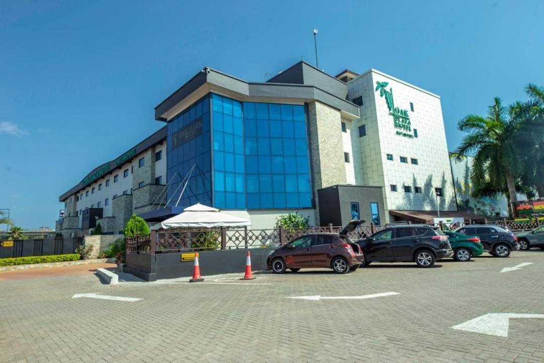 Oak Plaza Hotels East Airport Accra Bagian luar foto