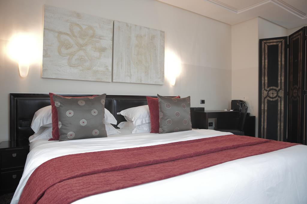 Oak Plaza Hotels East Airport Accra Bagian luar foto