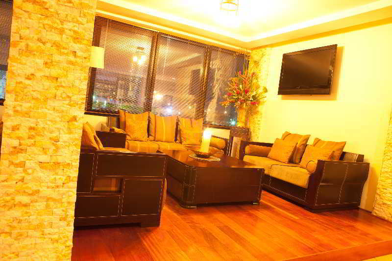 Oak Plaza Hotels East Airport Accra Bagian luar foto