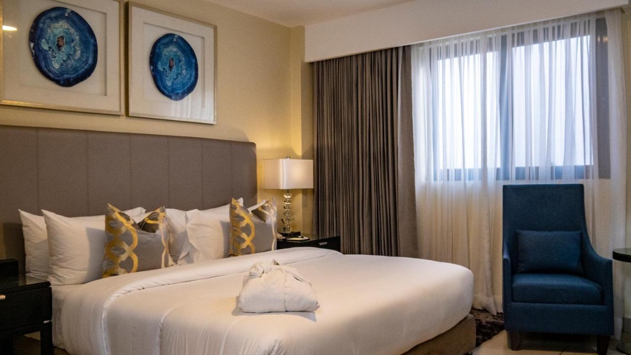 Oak Plaza Hotels East Airport Accra Bagian luar foto