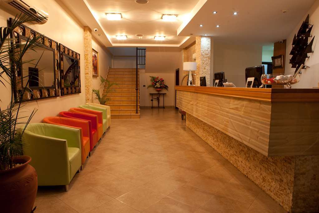 Oak Plaza Hotels East Airport Accra Interior foto